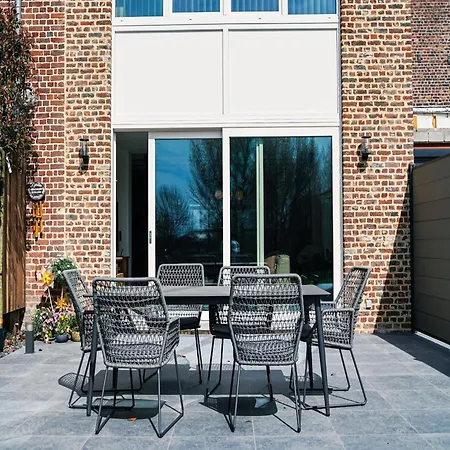 Peaceful Near Hannut בית נופש Hannut