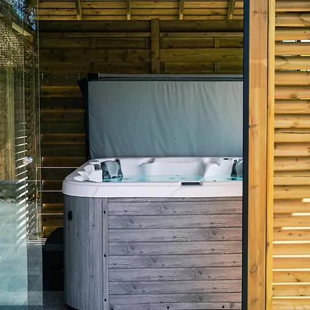 בית נופש Peaceful Near Hannut Hannut